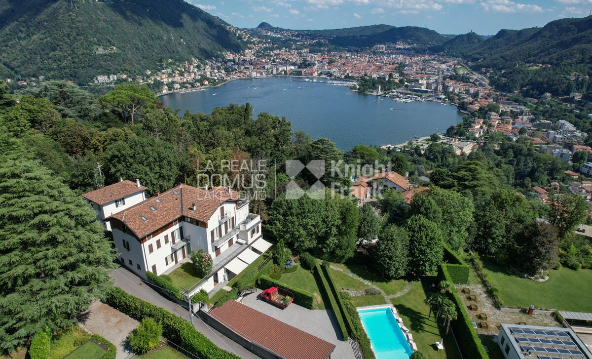 Wonderful apartment with lake view and pool