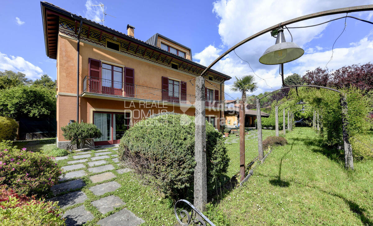 Splendida country house con giardino 