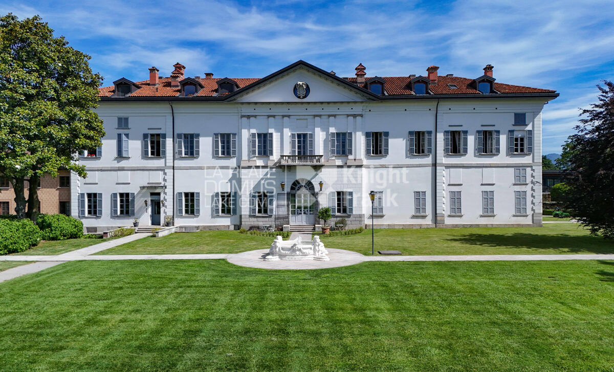 Prestigioso appartamento in villa d’epoca