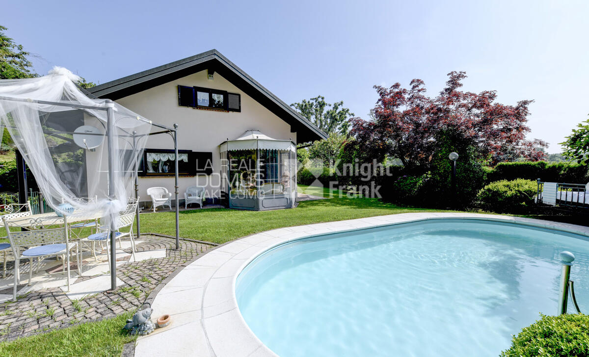 Villa indipendente con giardino e piscina