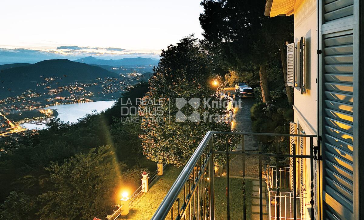 Prestigiosa villa con dependance e vista panoramica